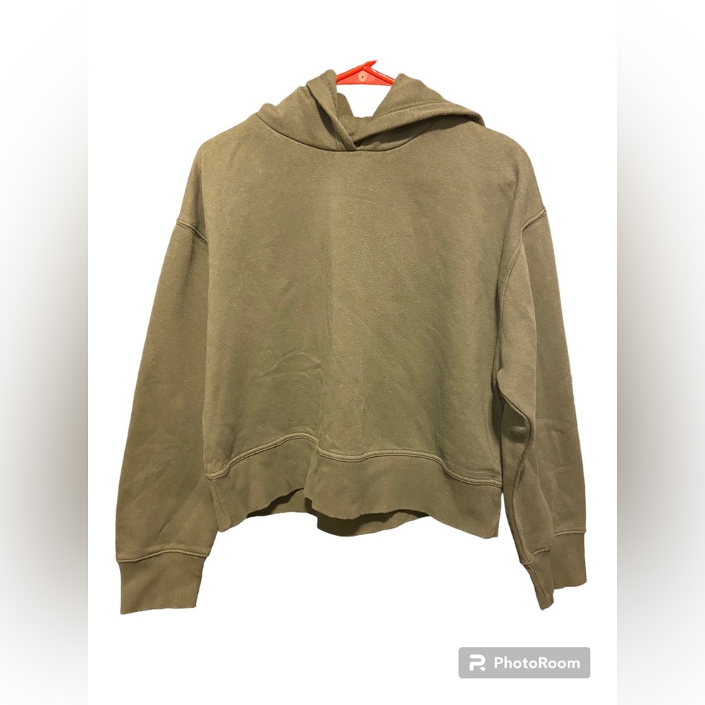 Women’s Zara Olive Green Sweater NWT
